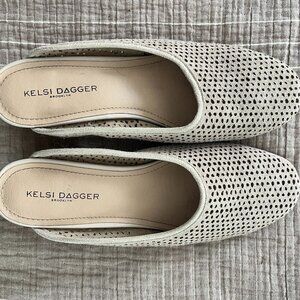 KELSI DAGGER SUEDE MULES SIZE 8